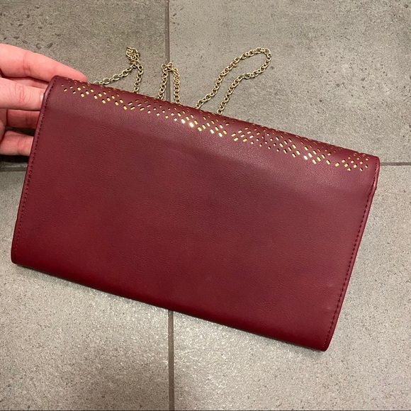 Chain Strap Handbag - Picture 2 of 4